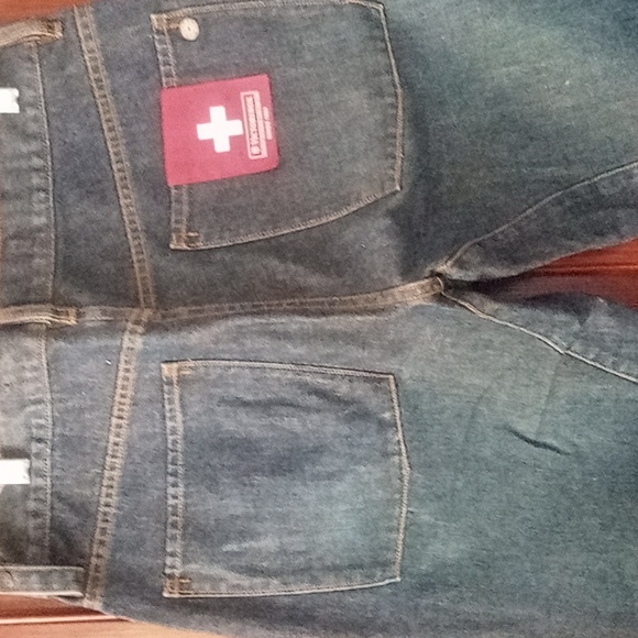 Victorinox Swiss 1884 Jeans. - Picture 3 of 11